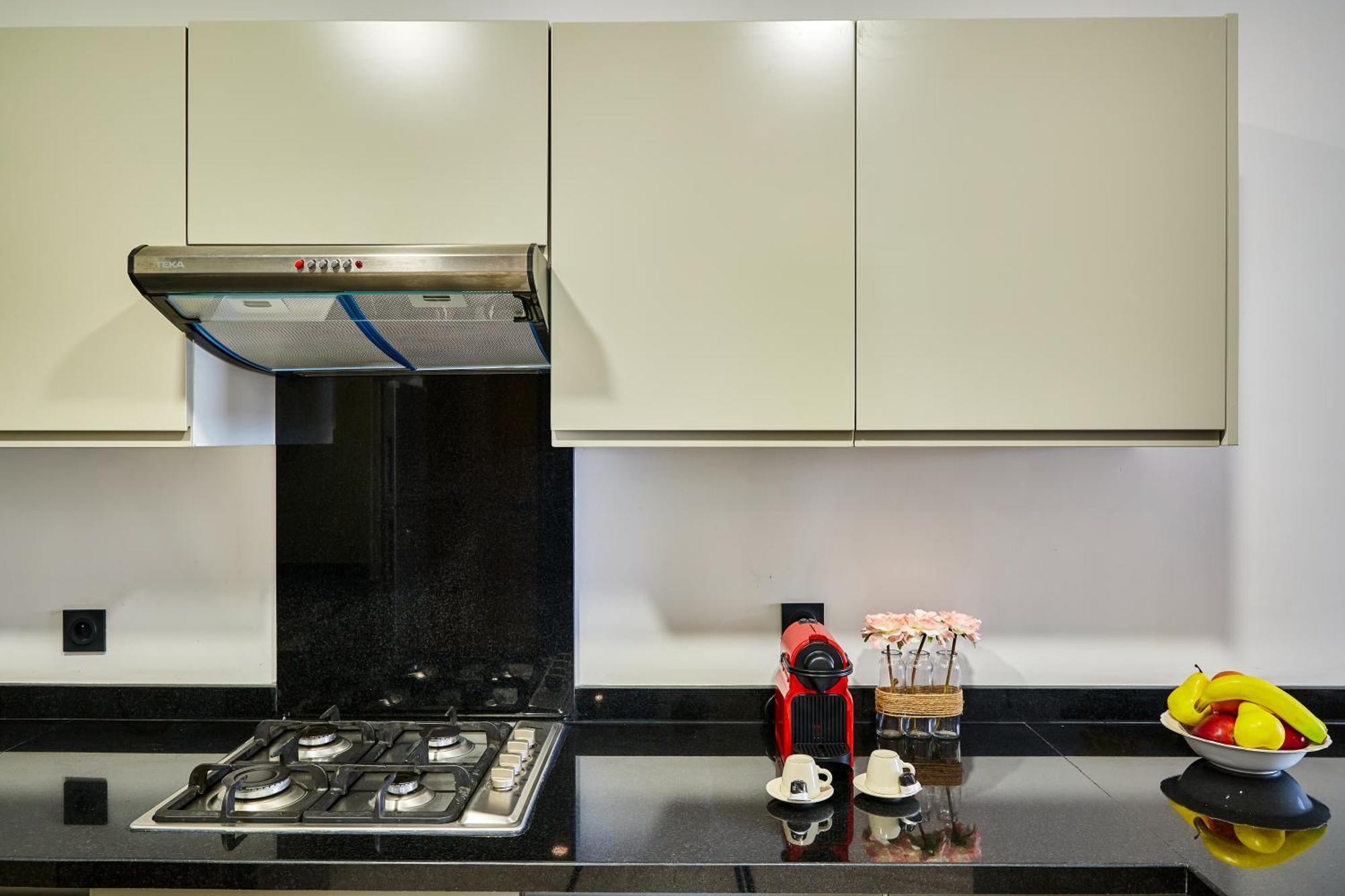Апартаменты Sleek And Modern 2-Bed Unit In Downtown Casa Касабланка Экстерьер фото